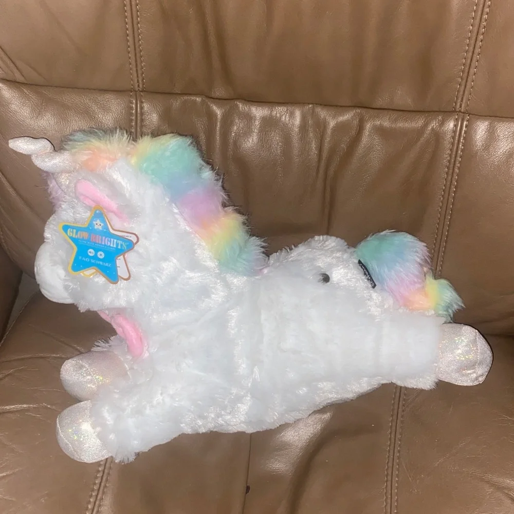 NWT FAO Schwarz Light Up Unicorn With Sound & Light - Picture 2 of 8